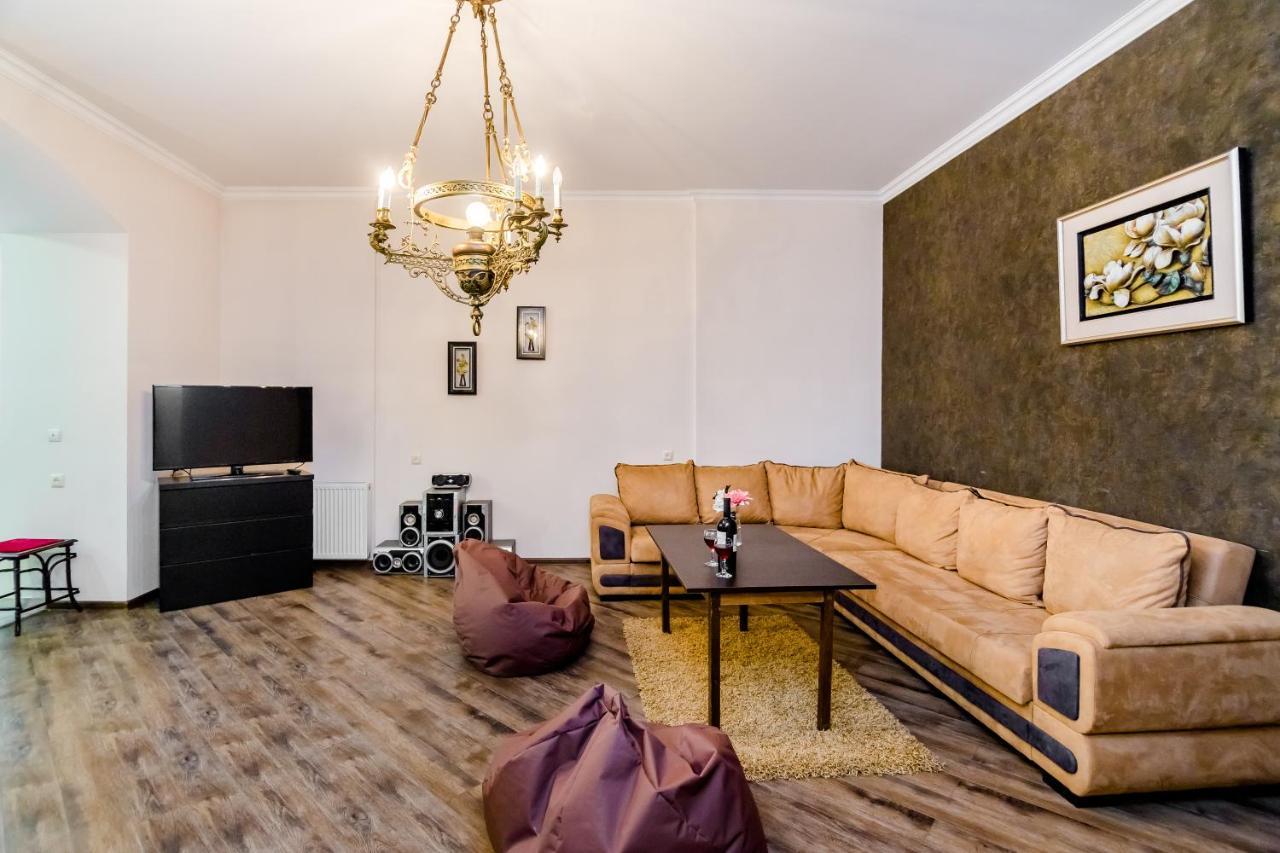 Comfortable House On Marjanishvili Tbilisi Exteriör bild