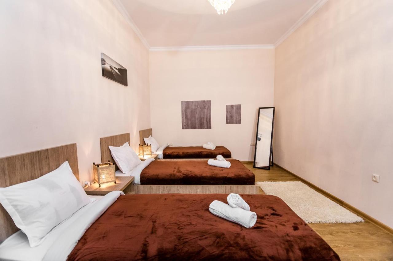 Comfortable House On Marjanishvili Tbilisi Exteriör bild