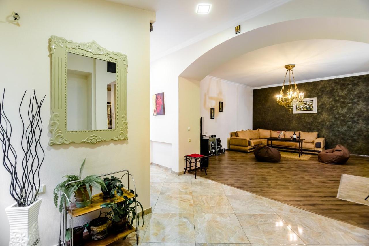 Comfortable House On Marjanishvili Tbilisi Exteriör bild