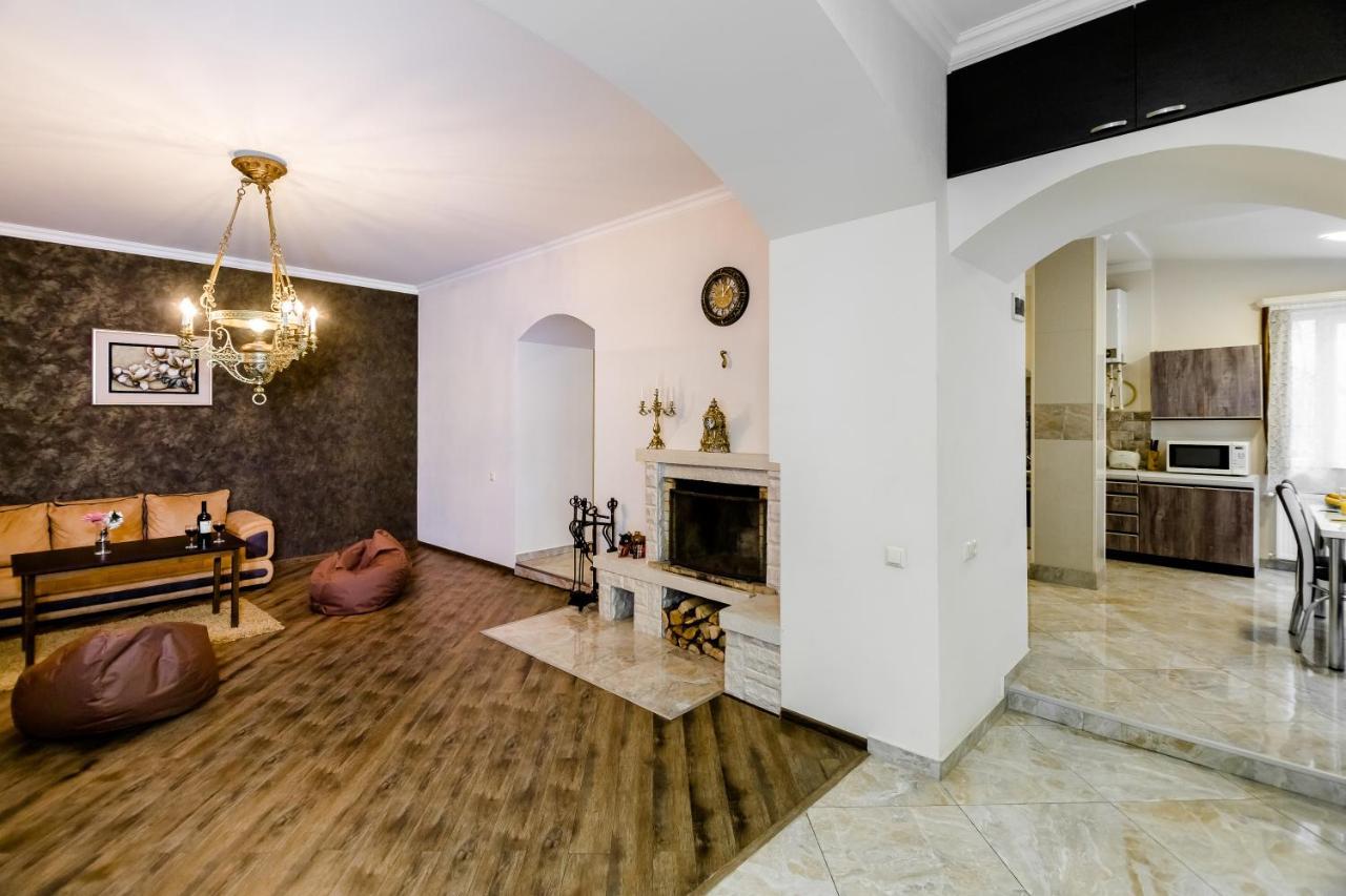 Comfortable House On Marjanishvili Tbilisi Exteriör bild