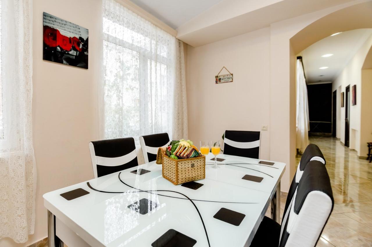 Comfortable House On Marjanishvili Tbilisi Exteriör bild